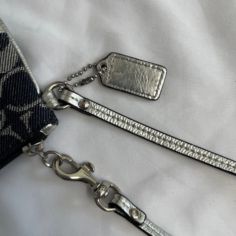 Coach EUC, zippered wristlet, blue & silver denim, clean, interior pkt, - Picture 9 of 13